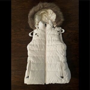 Banana Republic white vest with removable hood